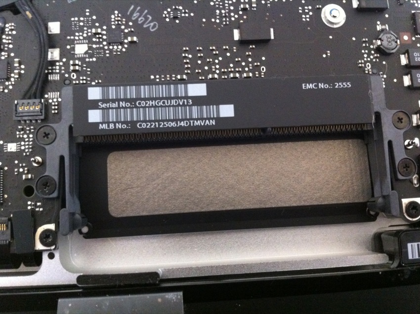 MacBook Pro empty memory slots